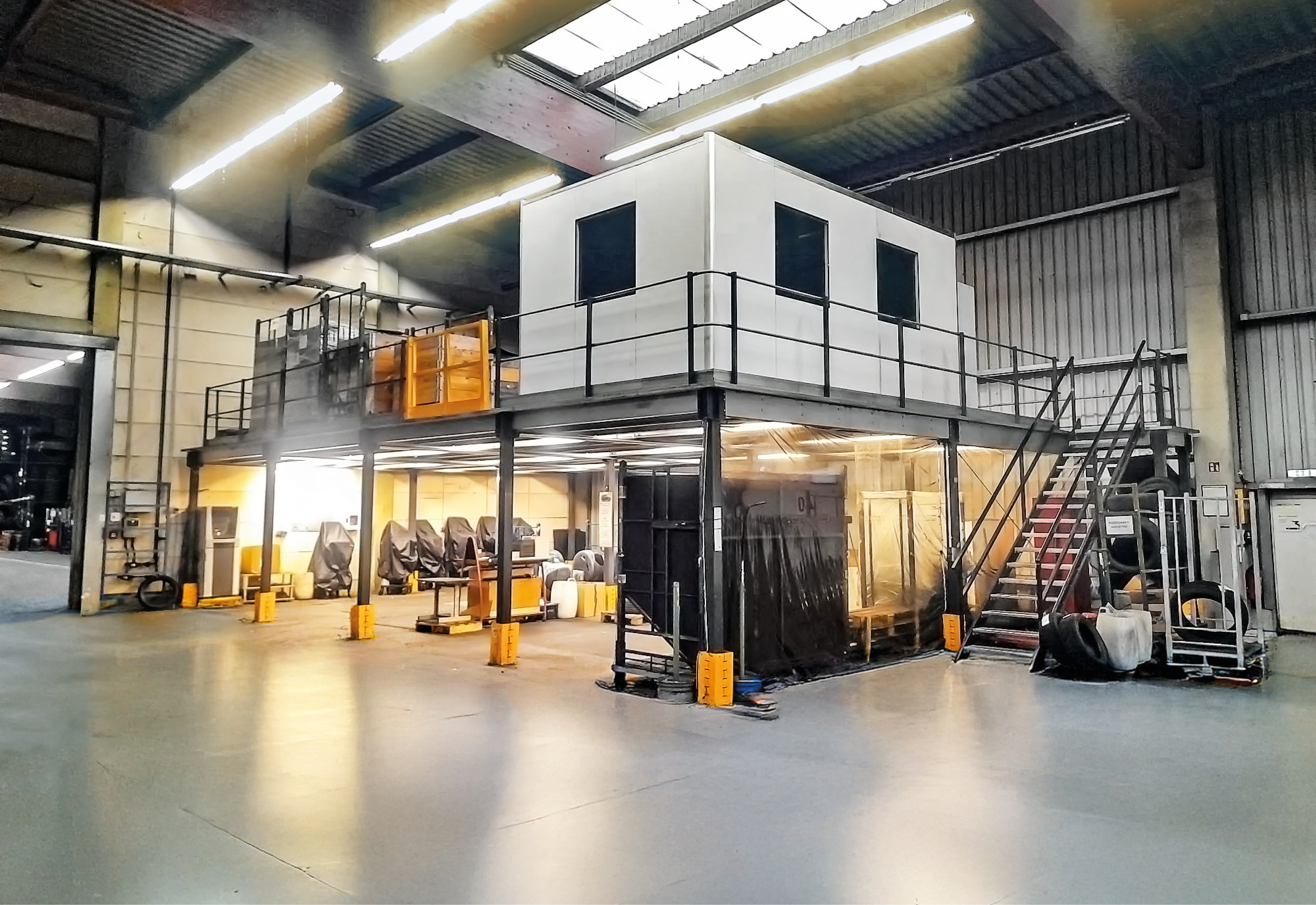 Korzystanie z platform magazynowych w magazynie